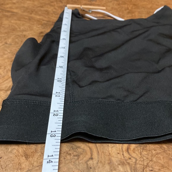 Boohoo Strappy Crop Top - Picture 6 of 6